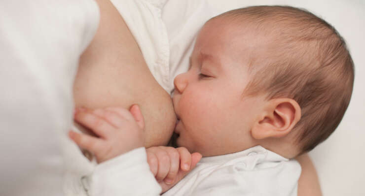 Breastfeeding positions for comfortable feeding